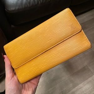 Auth Vintage Yellow EPI Louis Vuitton long wallet